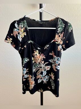 Vive Maria Floral Botanical Black Sweetheart Neck Short Sleeve Top